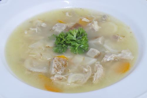 Kuřecí vývar s játrovým svítkem – Snadné Česko recept, zvládnete za 30 - 45 minut